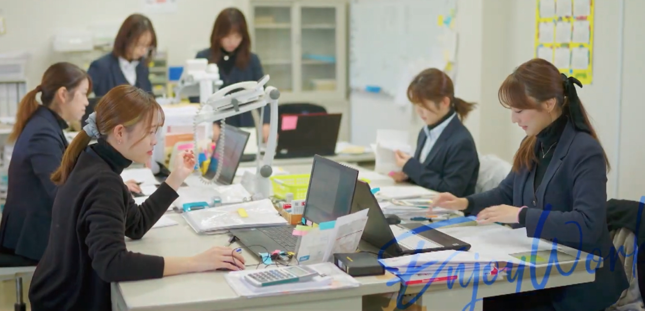 奥井製作所の社員が仕事をしている風景の画像